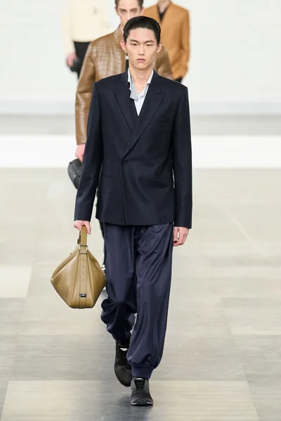 Look 33